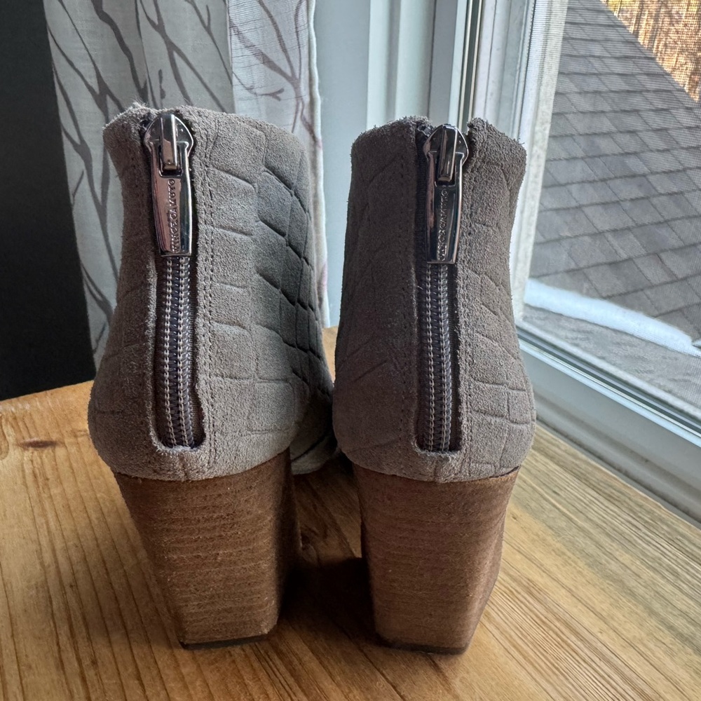 Vince Camuto Steevera Ankle Booties - Picture 5 of 9